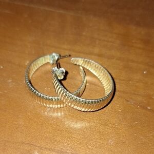 Vintage Elegant Gold Toned Hoop Earrings